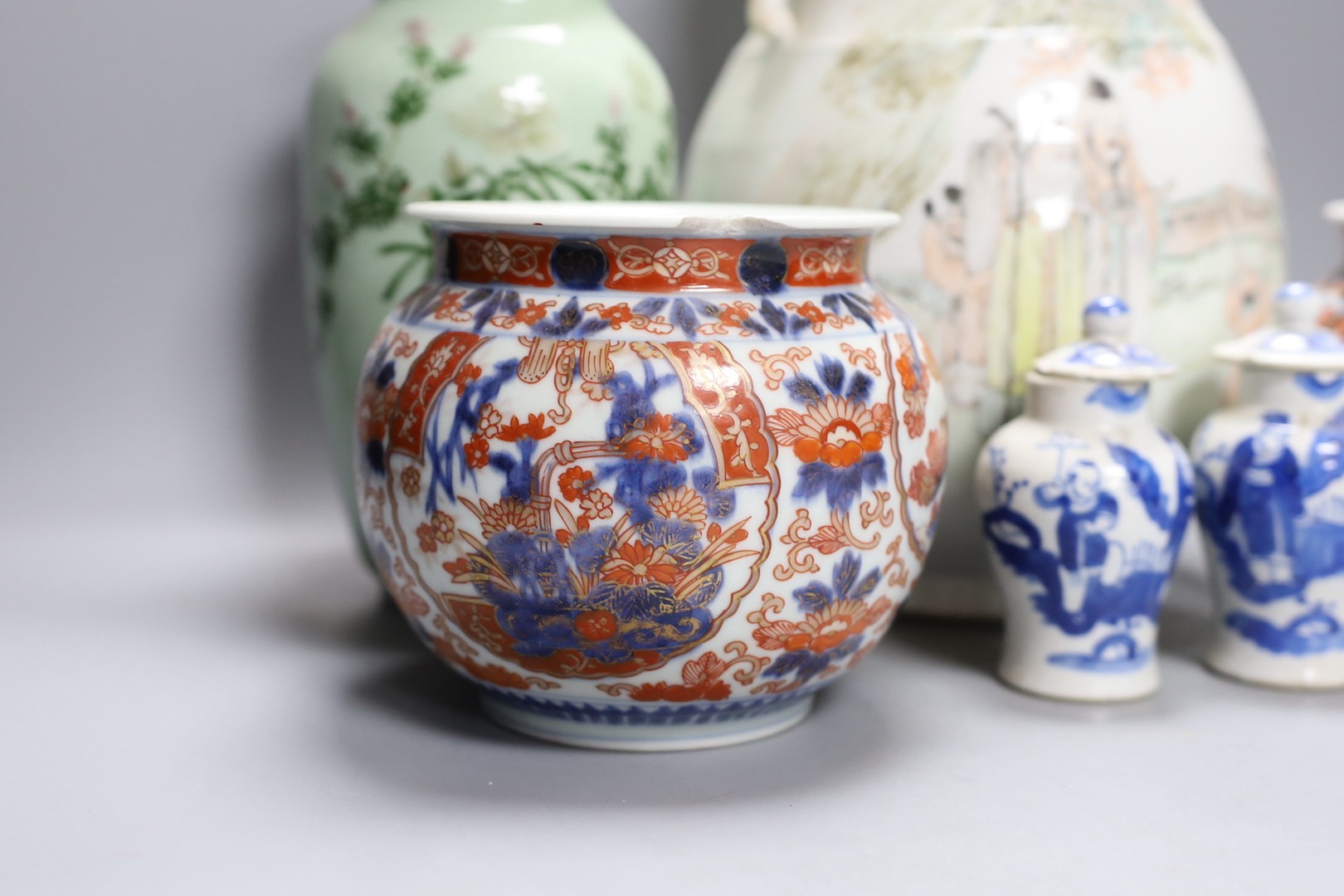 A two handled Chinese porcelain vase - 31cm high, a pair of Imari jars and 3 others (6)